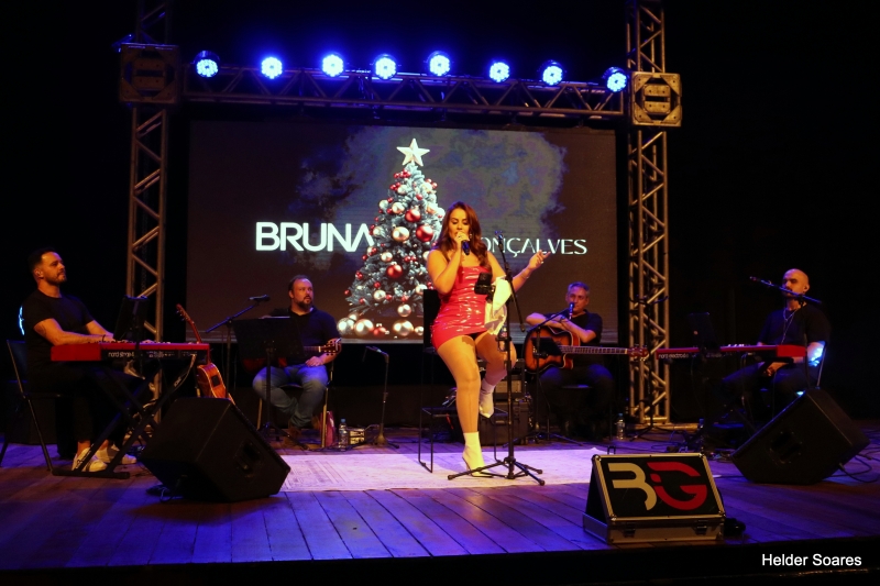 Galeria natal-encantado-2024-com-show-de-bruna-goncalves