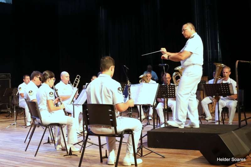 Noticia marilia-97-anos-banda-de-musica-do-8-distrito-naval-se-apresenta-no-teatro